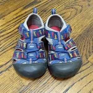Keen Shoes Size 7